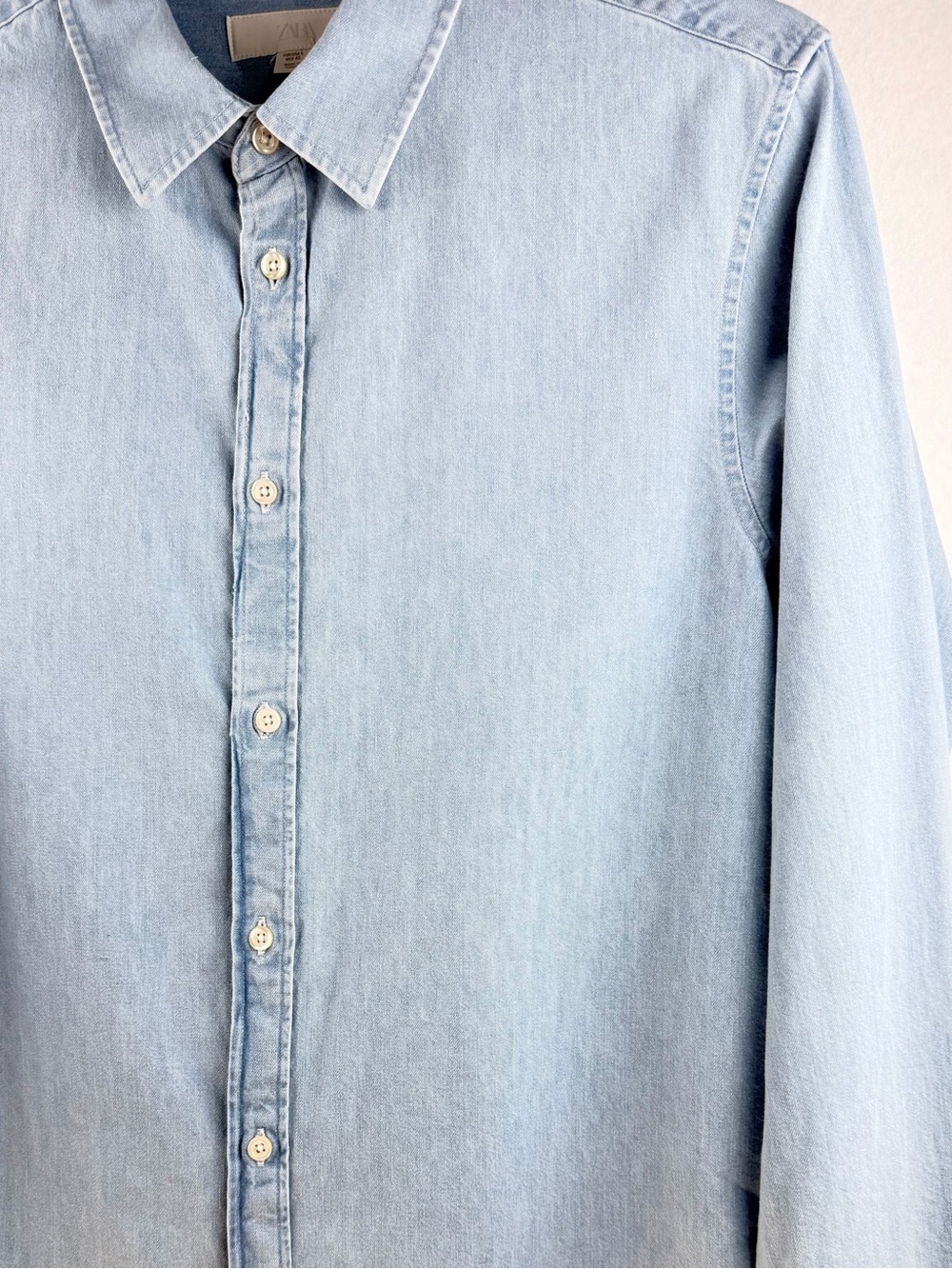 ZARA Men’s Washed Denim Light Blue Casual ButtonDown Shirt 100% Cotton Size L